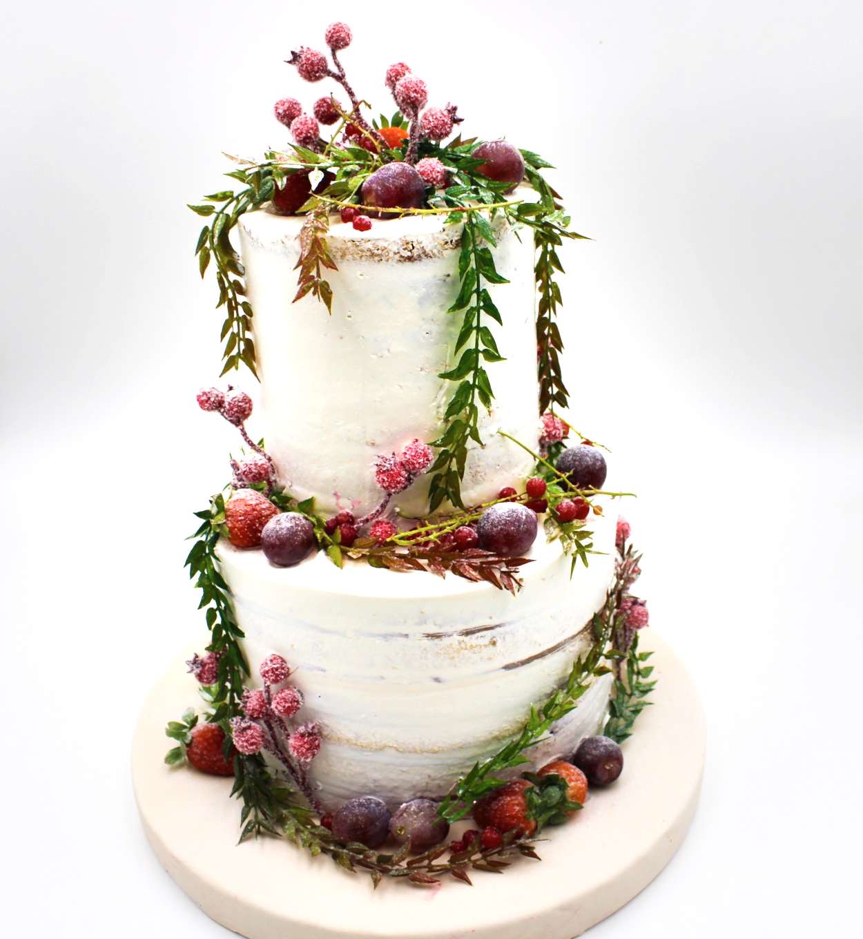 08 Orman Meyve Dekorlu Nişan Pastası