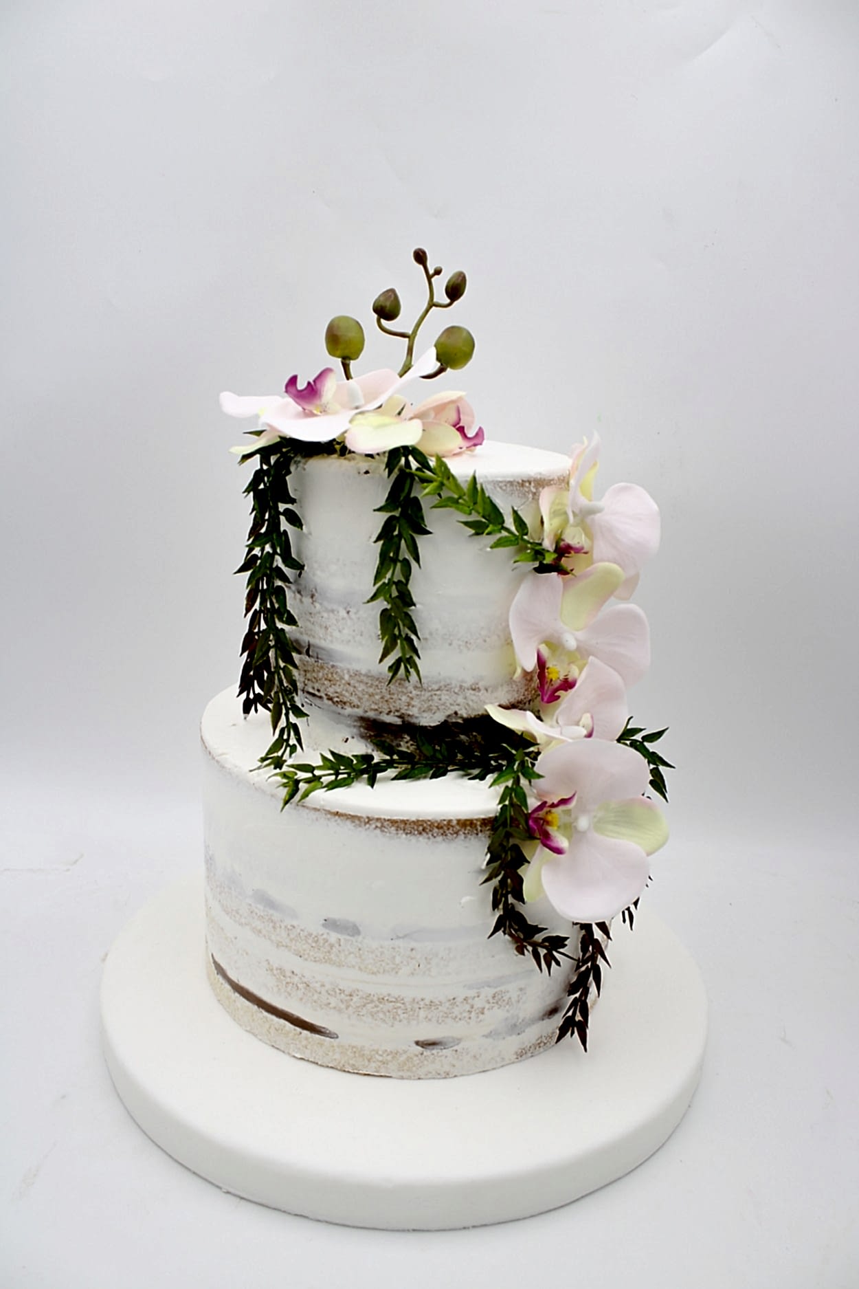 13 Yapay Orkideli Nişan Pastası