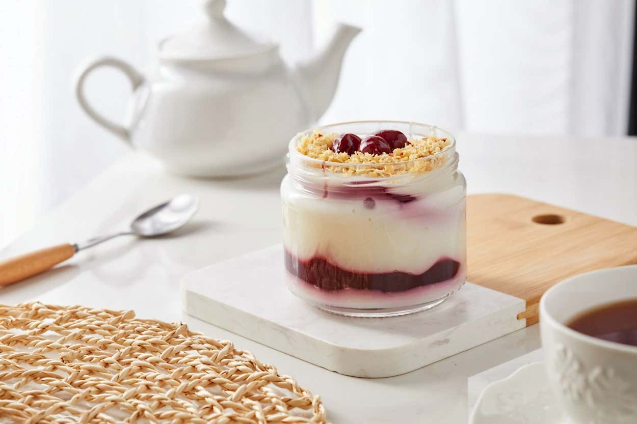 Vişneli Kadayıflı Muhallebi